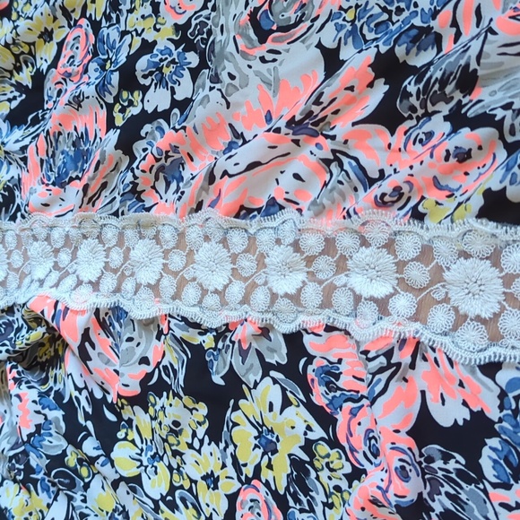 Surf Gypsy. Women's Floral Print Beach Wrap |Coverup. Size Small. - Picture 6 of 6